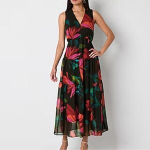 Robbie Bee Sleeveless Floral Maxi Dress